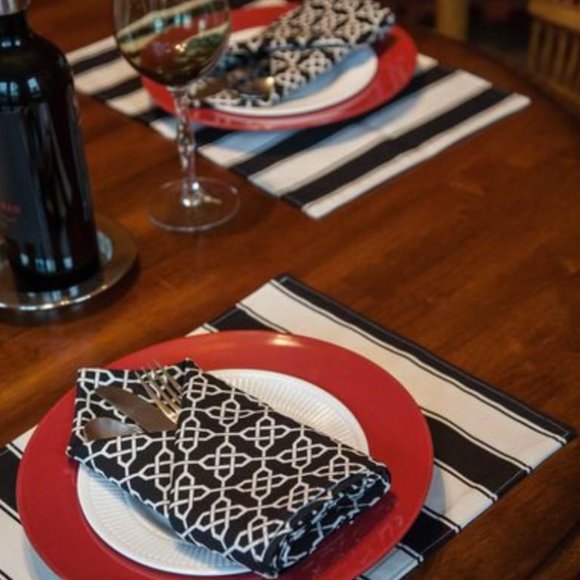 7.9 Yds Free Spirit Vicki Payne Black White Celtic Knot Fretwork Lattice Fabric - Picture 7 of 7